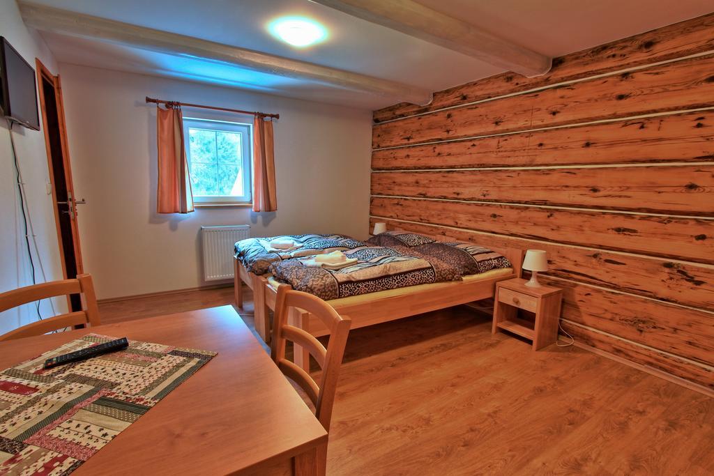Penzion U Vyhlidky Chřibská Szoba fotó